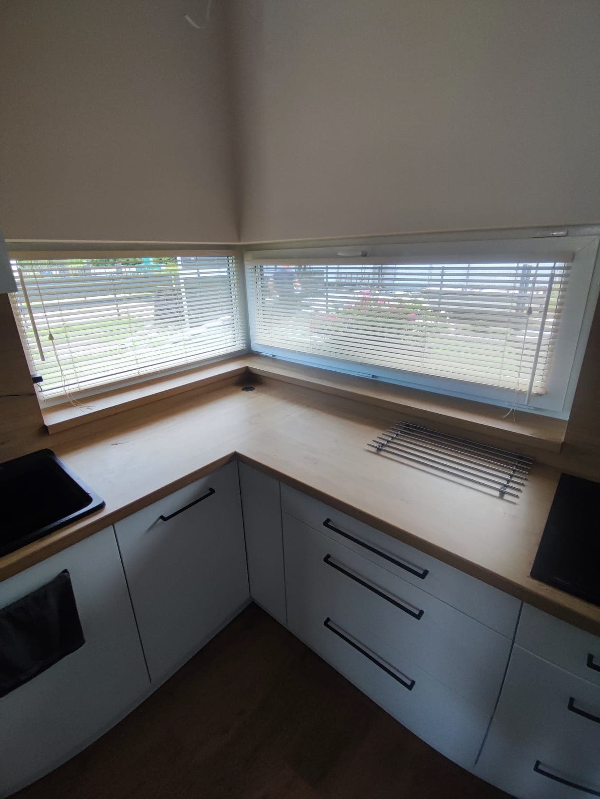 Okno aluminiowe narożne